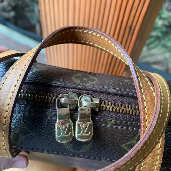 Louis Vuitton Monogram Spontini Bag - Picture 6 of 16